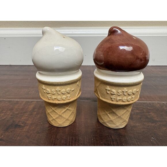 Other - Tastee-Freez Salt & Pepper Shakers Rare Vintage Mid Century Ice Cream Cone Decor
